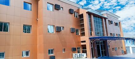 Viclawson Royal Hotel