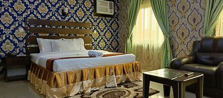 Viclawson Royal Hotel