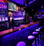 Viclawson Royal Hotel