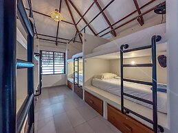 Huku Beach Hostel