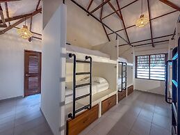 Huku Beach Hostel