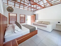 Huku Beach Hostel