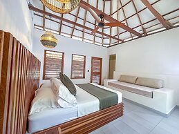 Huku Beach Hostel