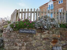9 Headland Point