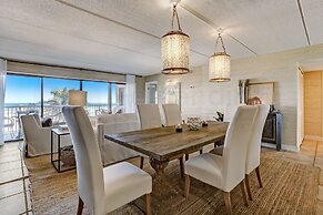 220 Amelia By The Sea 3 Bedroom Condo by RedAwning