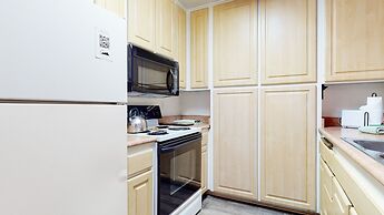 Summit #105 1 Bedroom Condo by RedAwning