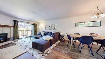 Summit #105 1 Bedroom Condo by RedAwning