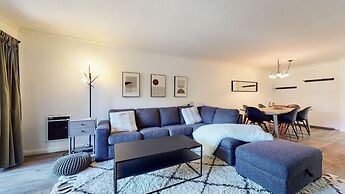 Summit #105 1 Bedroom Condo by RedAwning