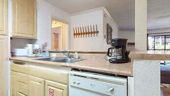 Summit #105 1 Bedroom Condo by RedAwning