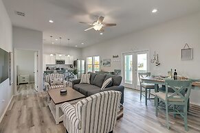 Reel Inn Relax 3 Bedroom Home by RedAwning