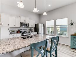 Reel Inn Relax 3 Bedroom Home by RedAwning