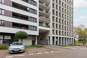 Warsaw Apartment With Parking by Renters