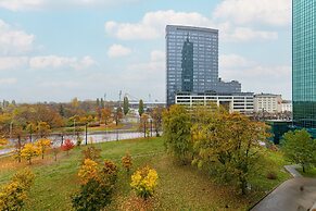 Warsaw Apartment With Parking by Renters