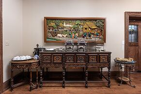 Frederick Stearns House Historic Inn