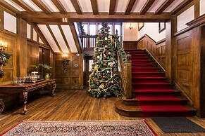 Frederick Stearns House Historic Inn