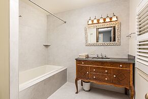 Frederick Stearns House Historic Inn