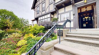 Frederick Stearns House Historic Inn