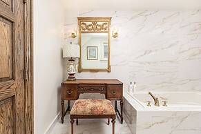 Frederick Stearns House Historic Inn