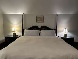 Frederick Stearns House Historic Inn