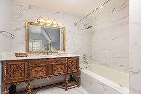 Frederick Stearns House Historic Inn