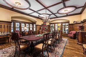 Frederick Stearns House Historic Inn