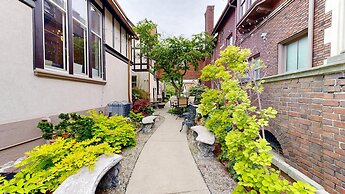 Frederick Stearns House Historic Inn