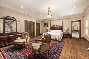 Frederick Stearns House Historic Inn