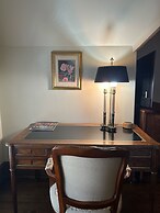 Frederick Stearns House Historic Inn