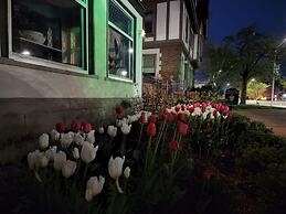 Frederick Stearns House Historic Inn