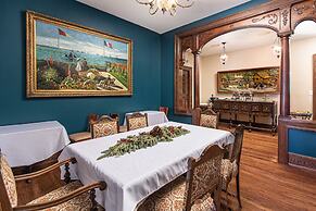 Frederick Stearns House Historic Inn