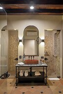 Privado Designer Boutique Hotel