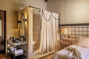 Privado Designer Boutique Hotel