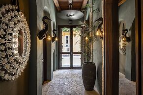 Privado Designer Boutique Hotel