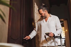 Privado Designer Boutique Hotel