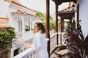 Privado Designer Boutique Hotel