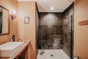 79mbr - Hot Tub - Pets Ok - Wifi - BBQ