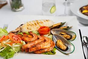 Lanta Palace Beach Resort and Spa