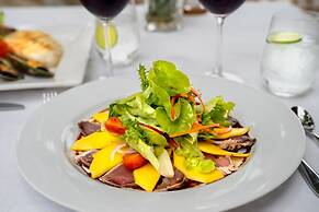 Lanta Palace Beach Resort and Spa