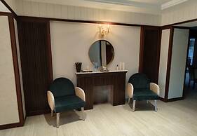 1 Amiras - A Luxury Villa