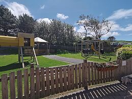 Snowdonia Sunbeach Holiday Sea and Mountain View