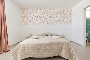 3081 Villa Il Tulipano Verde by Barbarhouse