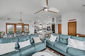 Beautiful Obx Home W. Pristine Views 6 Bedroom Cottage by RedAwning