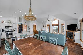 Beautiful Obx Home W. Pristine Views 6 Bedroom Cottage by RedAwning