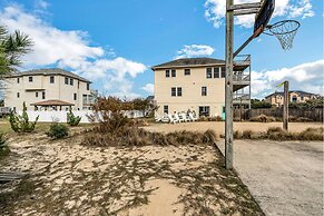 Beautiful Obx Home W. Pristine Views 6 Bedroom Cottage by RedAwning