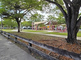 Luxurious & Spacious Townhouse in Prime Location