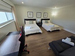 Luxurious & Spacious Townhouse in Prime Location