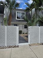 Luxurious & Spacious Townhouse in Prime Location