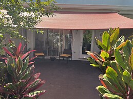 Luxurious & Spacious Townhouse in Prime Location