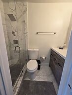 Luxurious & Spacious Townhouse in Prime Location