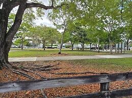 Luxurious & Spacious Townhouse in Prime Location